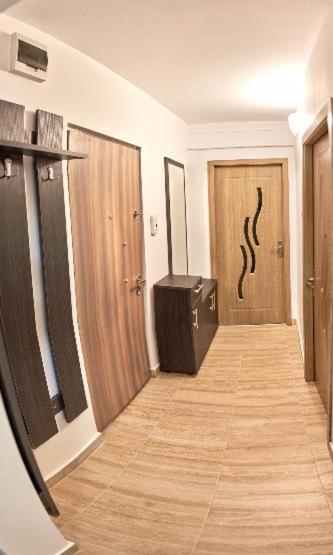 Apartament 2 Camere Cu Loc De Parcare クルージュ＝ナポカ エクステリア 写真